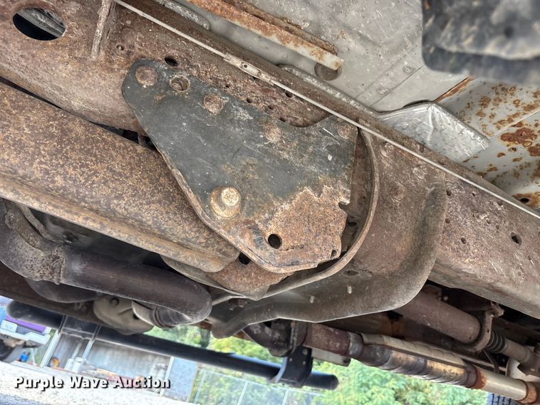 image for item EM6065 2006 Ford F350 Super Duty utility bed pickup truck