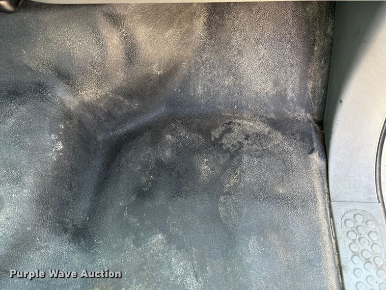 image for item EM6065 2006 Ford F350 Super Duty utility bed pickup truck