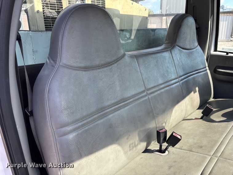 image for item EM6065 2006 Ford F350 Super Duty utility bed pickup truck