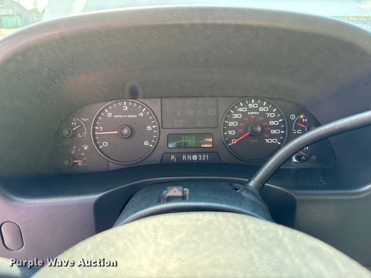 image for item EM6065 2006 Ford F350 Super Duty utility bed pickup truck