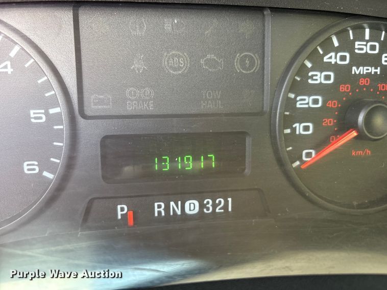 image for item EM6065 2006 Ford F350 Super Duty utility bed pickup truck