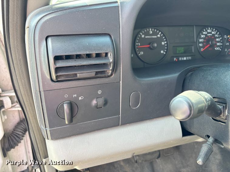 image for item EM6065 2006 Ford F350 Super Duty utility bed pickup truck