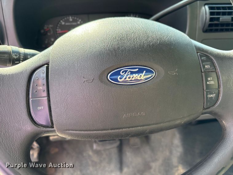 image for item EM6065 2006 Ford F350 Super Duty utility bed pickup truck