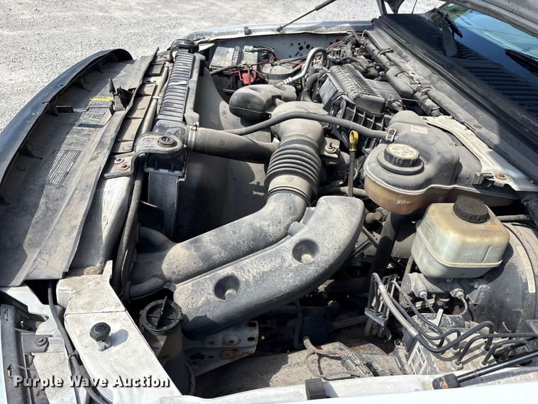 image for item EM6065 2006 Ford F350 Super Duty utility bed pickup truck