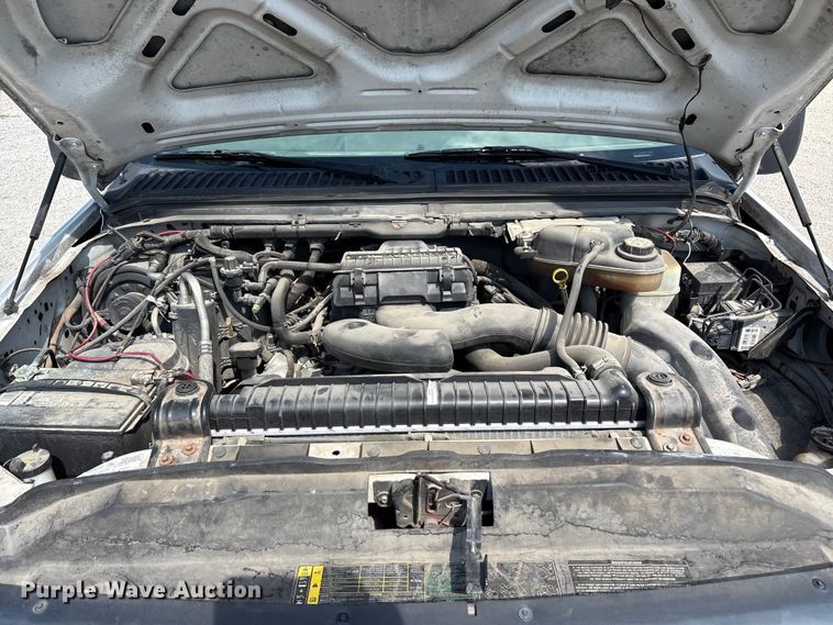 image for item EM6065 2006 Ford F350 Super Duty utility bed pickup truck