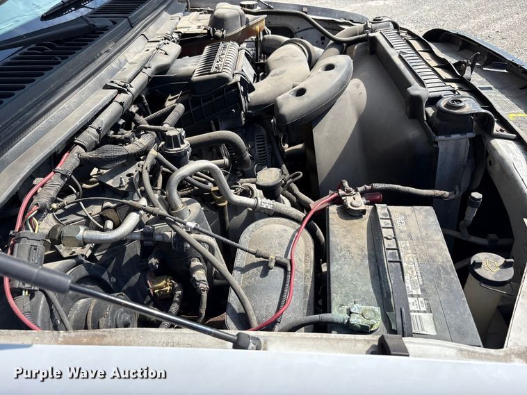 image for item EM6065 2006 Ford F350 Super Duty utility bed pickup truck