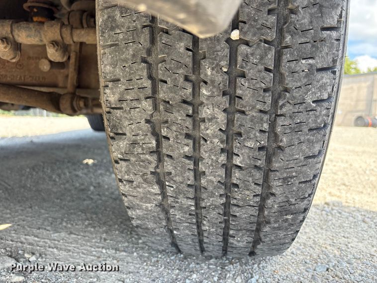 image for item EM6065 2006 Ford F350 Super Duty utility bed pickup truck