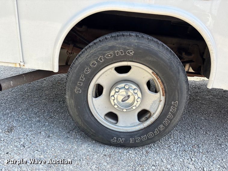 image for item EM6065 2006 Ford F350 Super Duty utility bed pickup truck