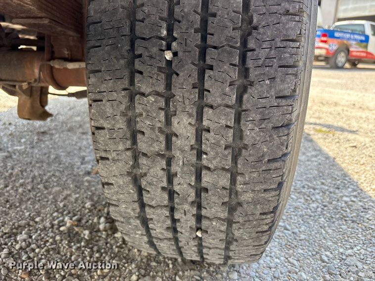 image for item EM6065 2006 Ford F350 Super Duty utility bed pickup truck