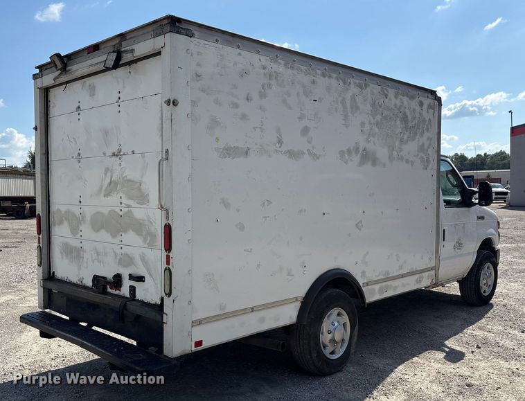 image for item EM6066 2008 Ford E350 Super Duty box truck