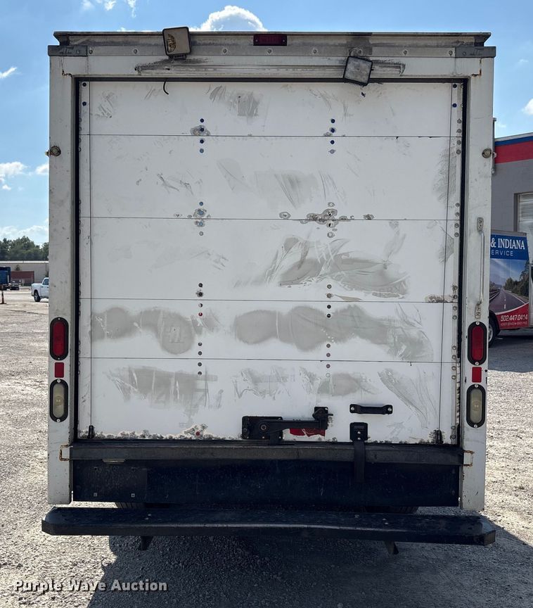 image for item EM6066 2008 Ford E350 Super Duty box truck