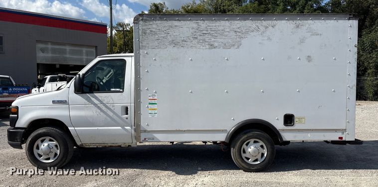 image for item EM6066 2008 Ford E350 Super Duty box truck