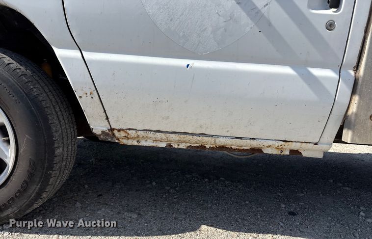 image for item EM6066 2008 Ford E350 Super Duty box truck