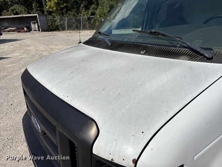 image for item EM6066 2008 Ford E350 Super Duty box truck