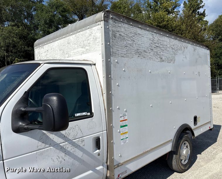 image for item EM6066 2008 Ford E350 Super Duty box truck