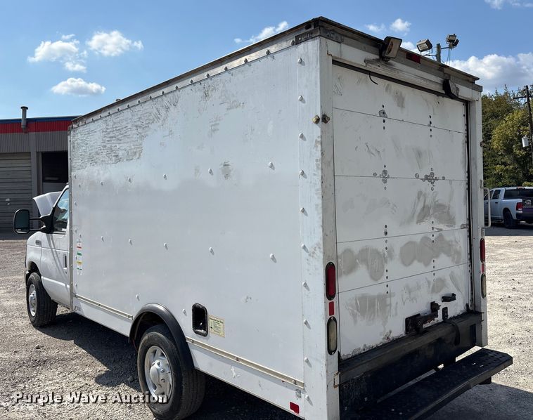 image for item EM6066 2008 Ford E350 Super Duty box truck