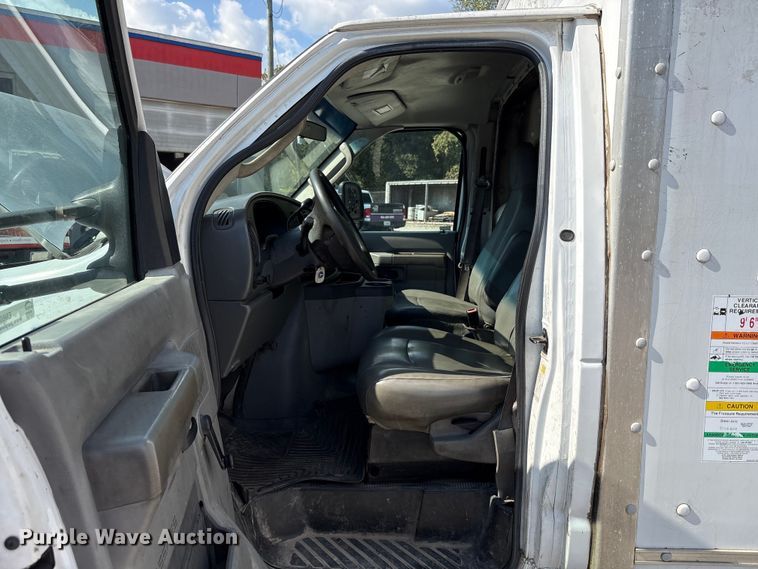 image for item EM6066 2008 Ford E350 Super Duty box truck