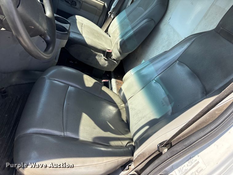 image for item EM6066 2008 Ford E350 Super Duty box truck