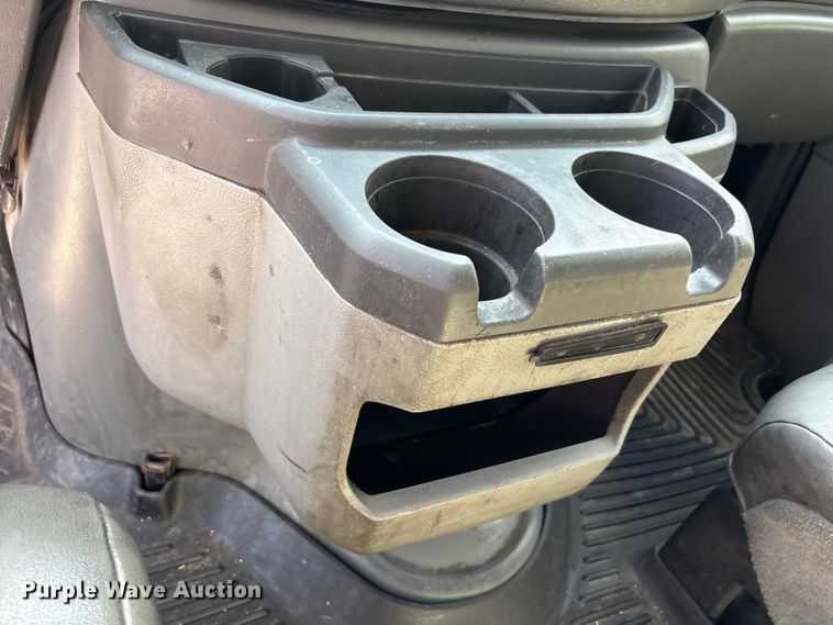 image for item EM6066 2008 Ford E350 Super Duty box truck