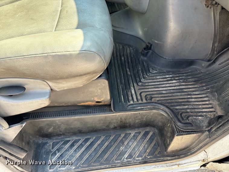 image for item EM6066 2008 Ford E350 Super Duty box truck