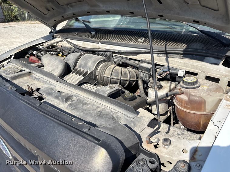 image for item EM6066 2008 Ford E350 Super Duty box truck