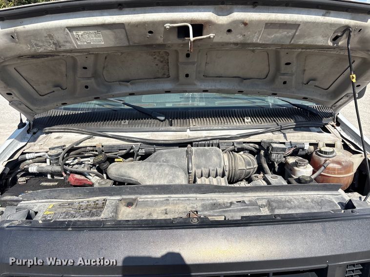 image for item EM6066 2008 Ford E350 Super Duty box truck