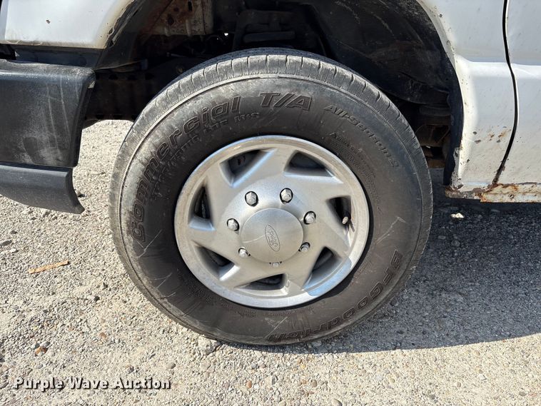 image for item EM6066 2008 Ford E350 Super Duty box truck