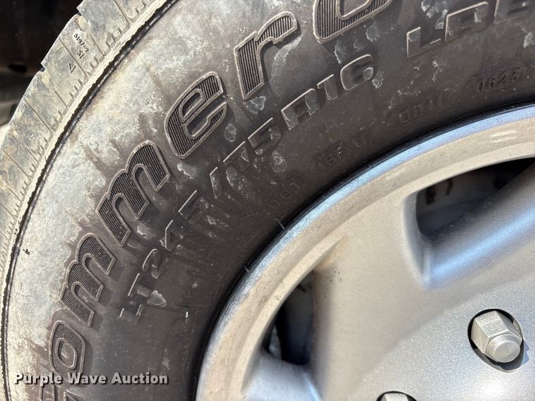 image for item EM6066 2008 Ford E350 Super Duty box truck