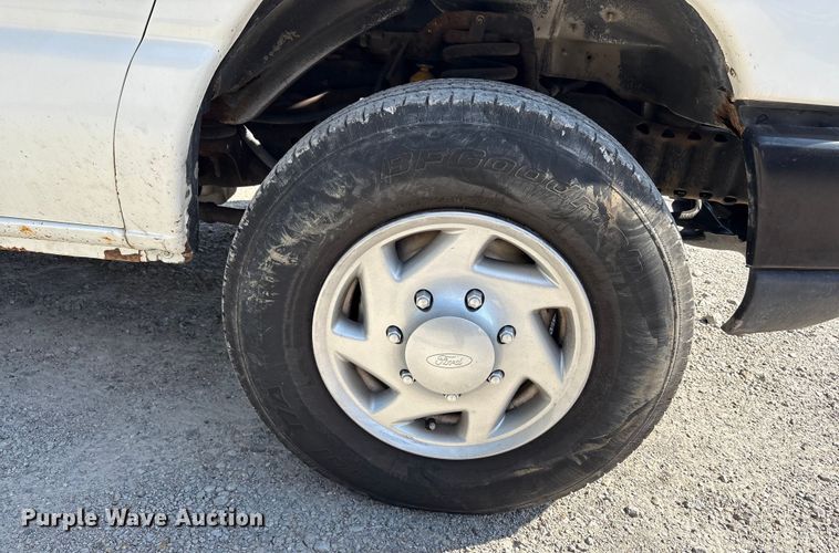 image for item EM6066 2008 Ford E350 Super Duty box truck