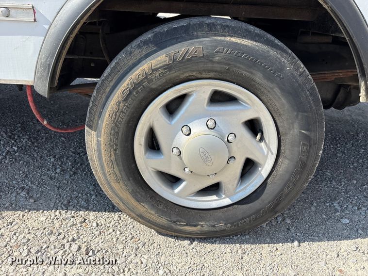 image for item EM6066 2008 Ford E350 Super Duty box truck