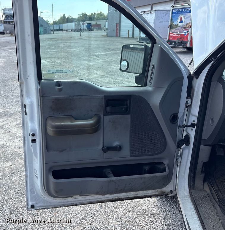 image for item EM6068 2008 Ford F150 pickup truck