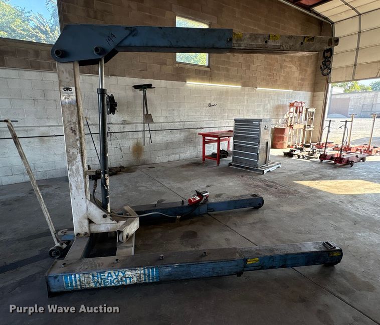 image for item EM6074 OTC crane