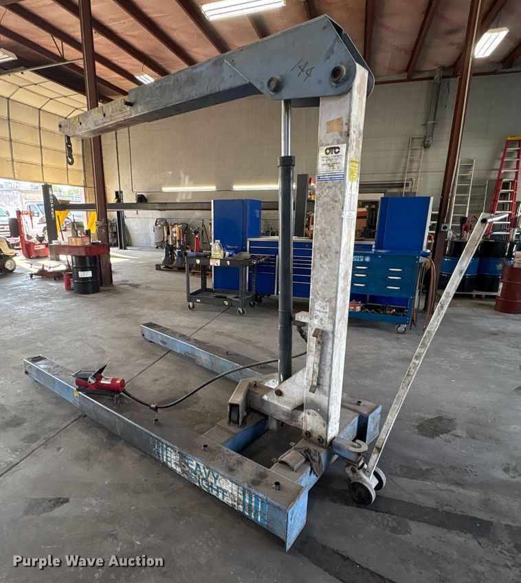 image for item EM6074 OTC crane