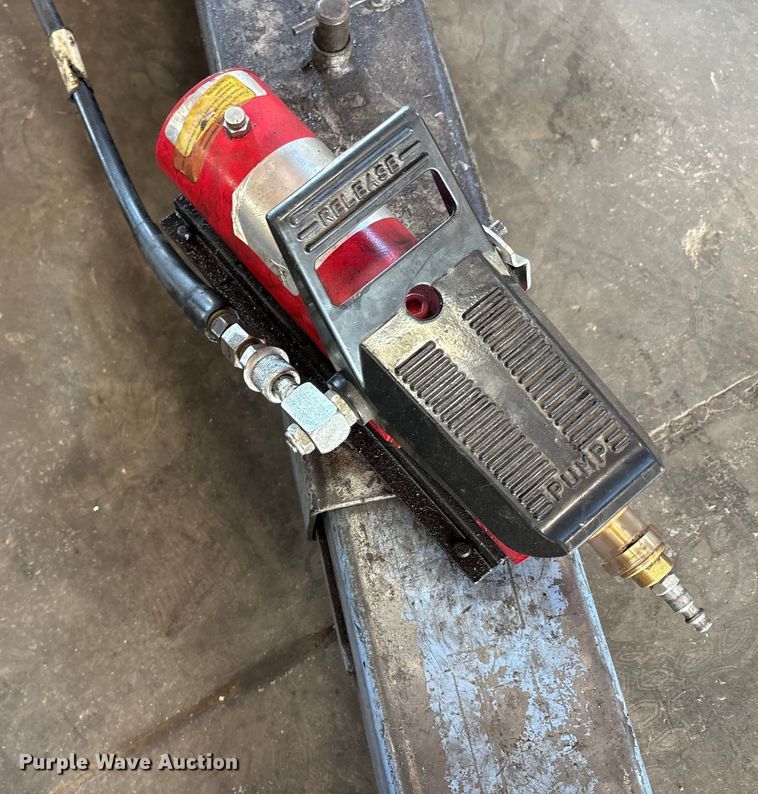 image for item EM6074 OTC crane