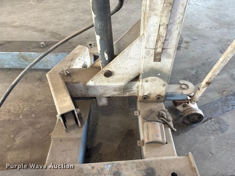 image for item EM6074 OTC crane