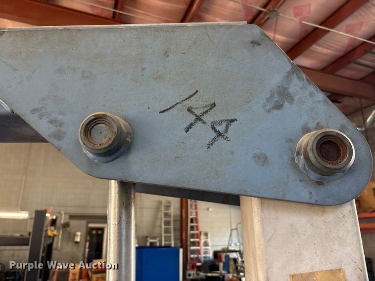 image for item EM6074 OTC crane