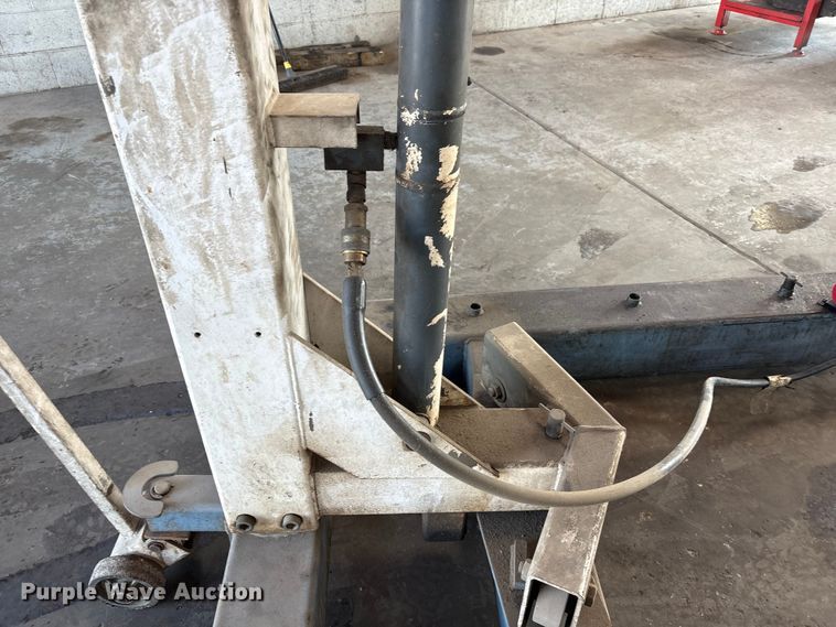 image for item EM6074 OTC crane