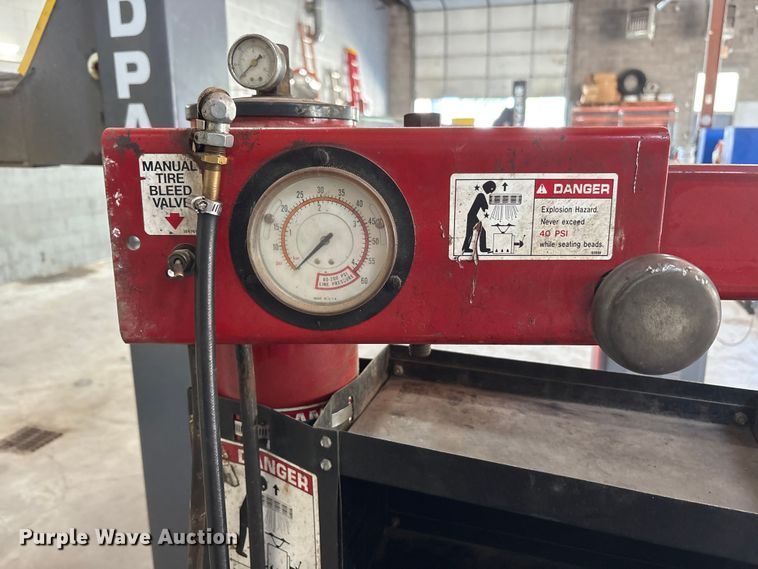 image for item EM6076 (2) tire machines