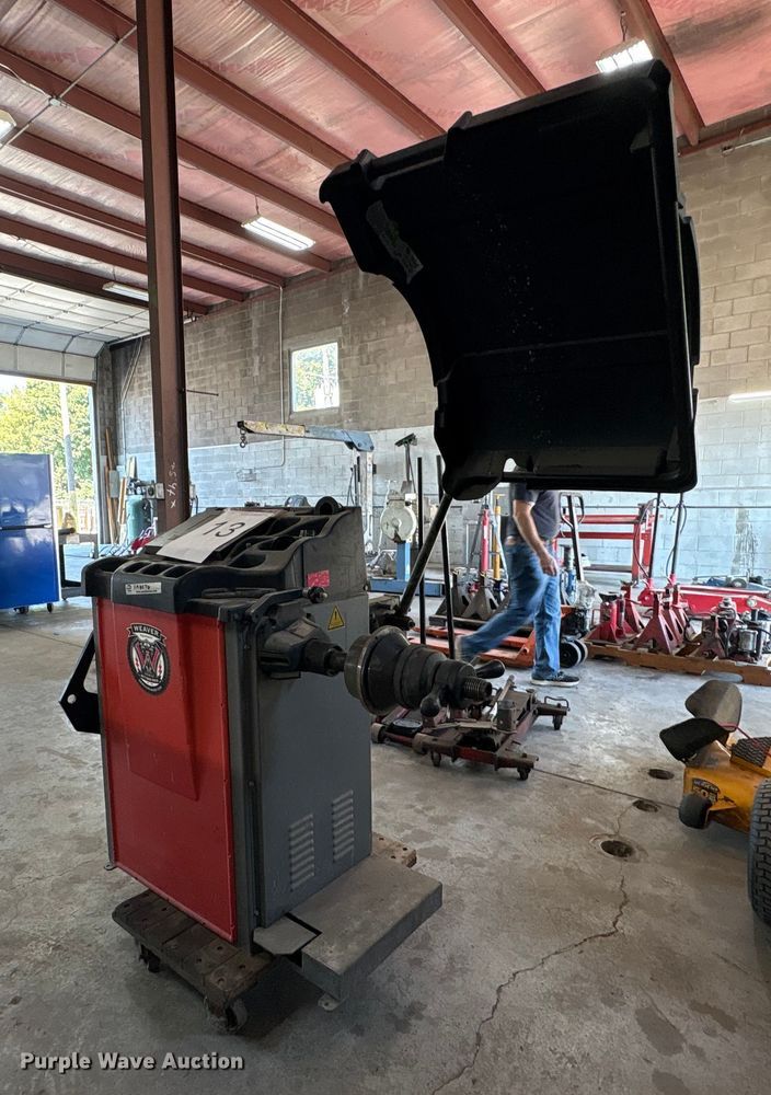 image for item EM6076 (2) tire machines