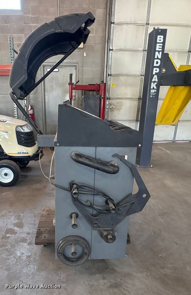 image for item EM6076 (2) tire machines