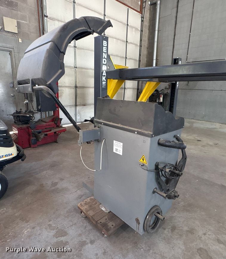 image for item EM6076 (2) tire machines