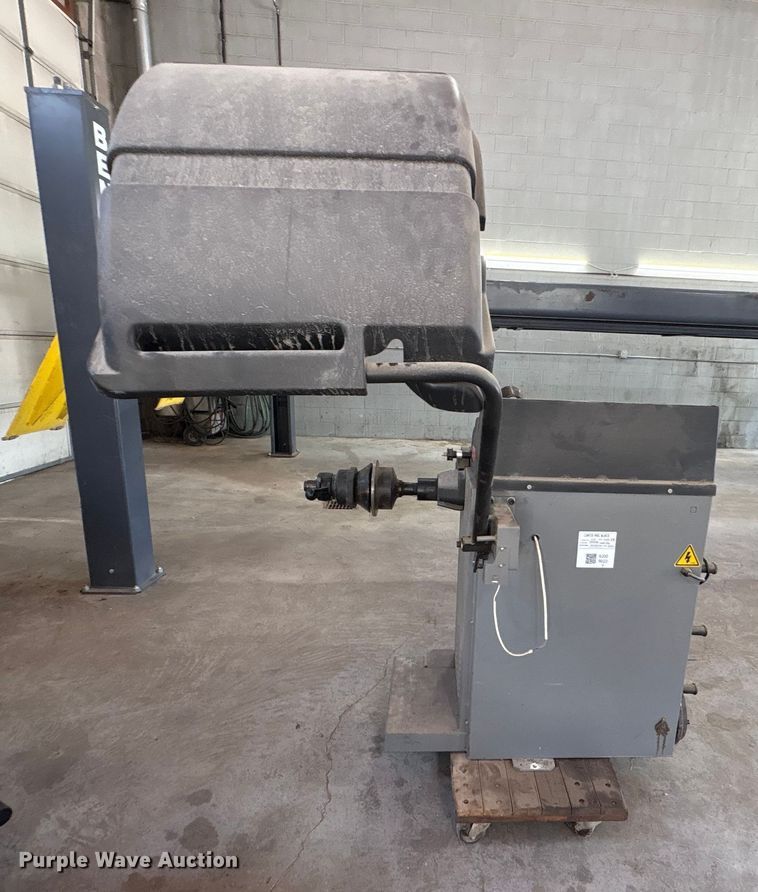 image for item EM6076 (2) tire machines