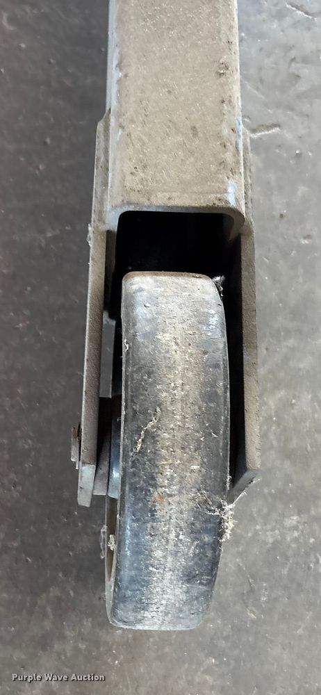 image for item EM6079 Tools