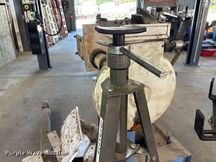 image for item EM6079 Tools