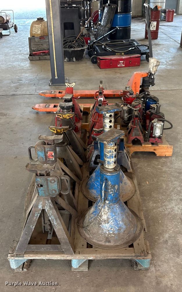 image for item EM6083 Tools