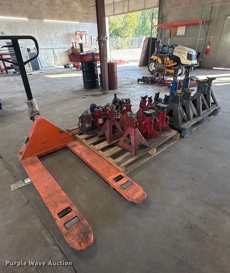 image for item EM6083 Tools