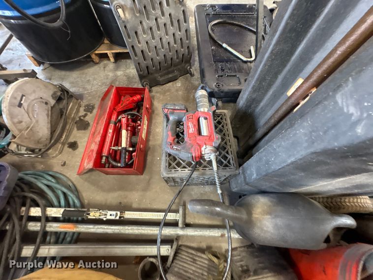 image for item EM6084 Tools