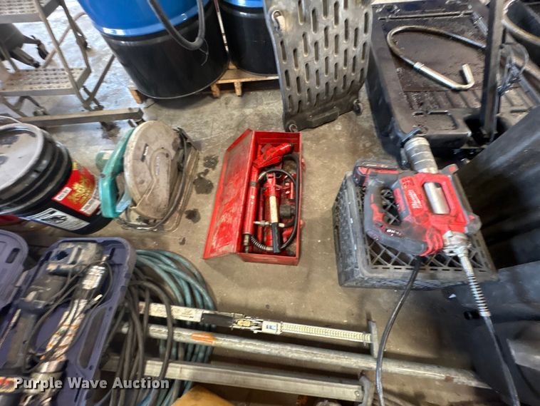 image for item EM6084 Tools