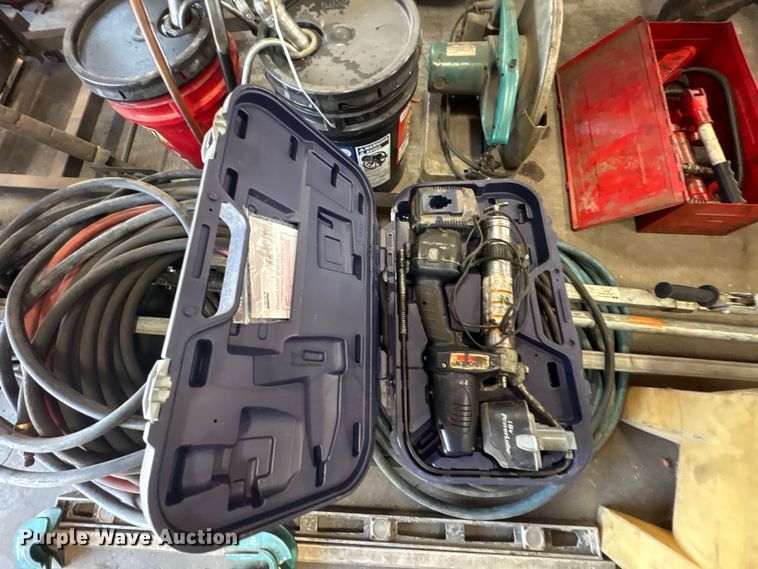 image for item EM6084 Tools