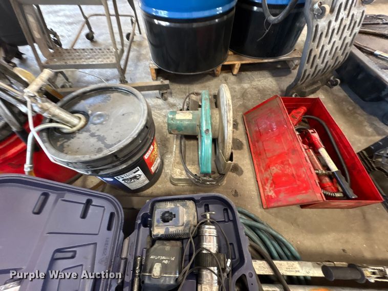 image for item EM6084 Tools